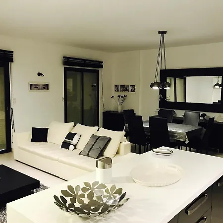 Appartement De Standing, 2 Chambres, Vue Mer Dans Une Residence Securisee